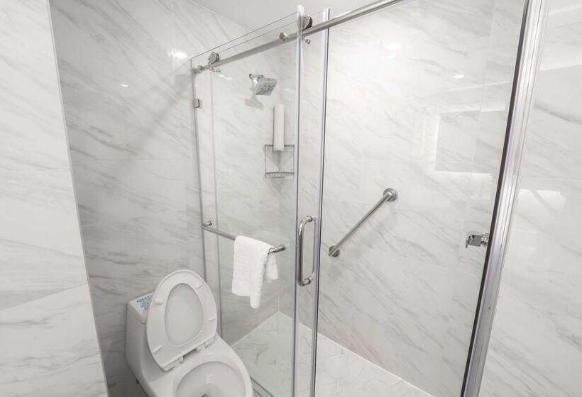 בית מלון כפרי Best Western Historic Bayfront