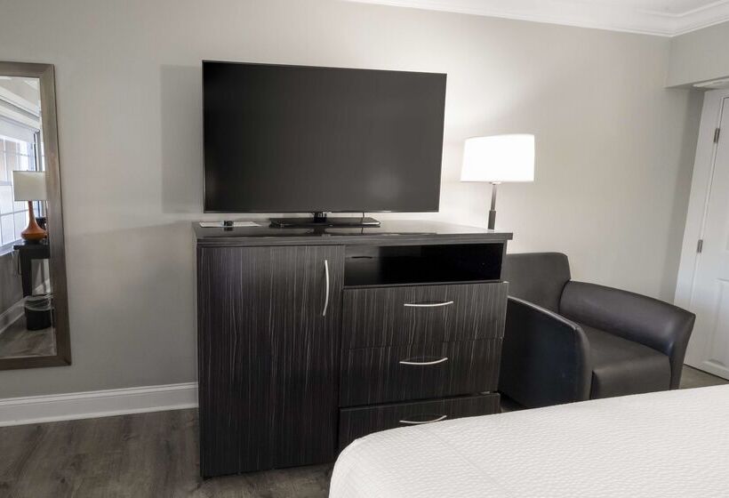 בית מלון כפרי Best Western Historic Bayfront