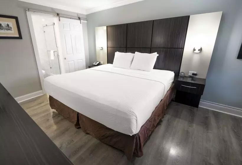 هتل Best Western Historic Bayfront