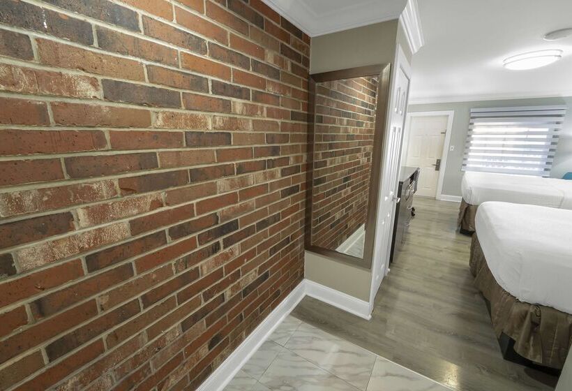 בית מלון כפרי Best Western Historic Bayfront