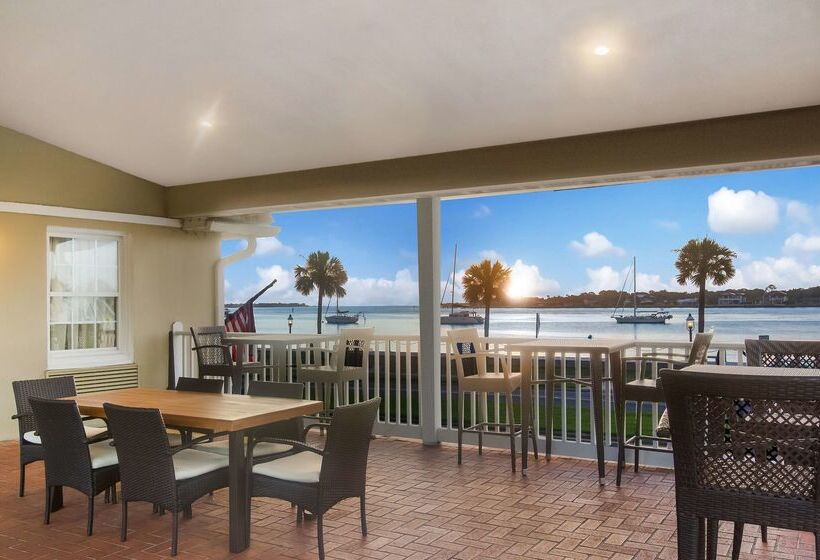 בית מלון כפרי Best Western Historic Bayfront