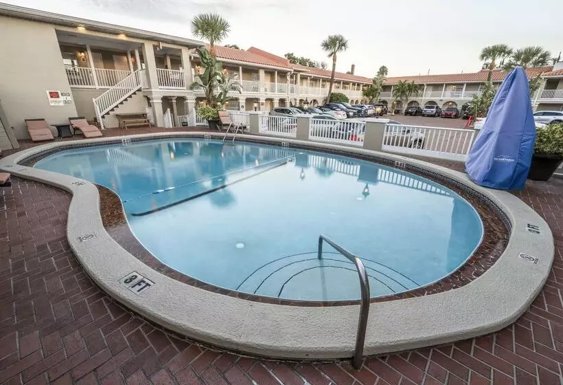 هتل Best Western Historic Bayfront