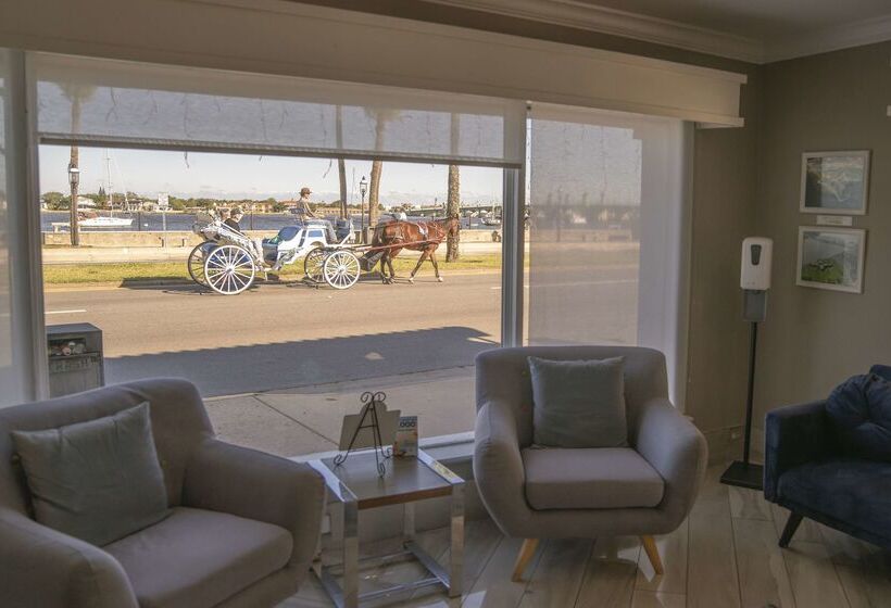 בית מלון כפרי Best Western Historic Bayfront