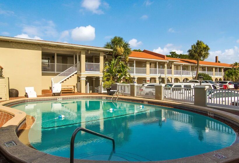 בית מלון כפרי Best Western Historic Bayfront