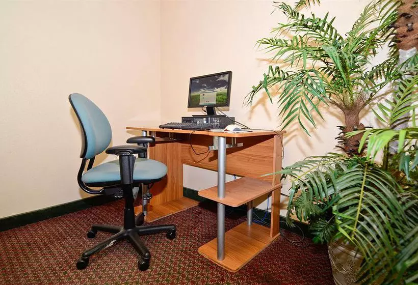 ホテル Americas Best Value Inn Louisville