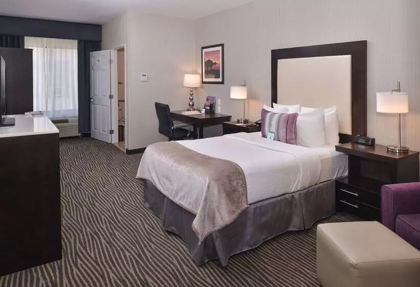 Best Western Plus Hotel At The Convention Center