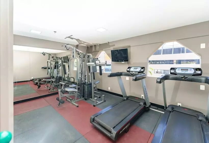 酒店 Ibis Budget Salvador