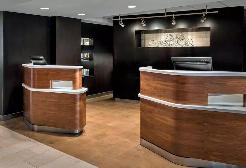 فندق Courtyard By Marriott Jersey City Newport