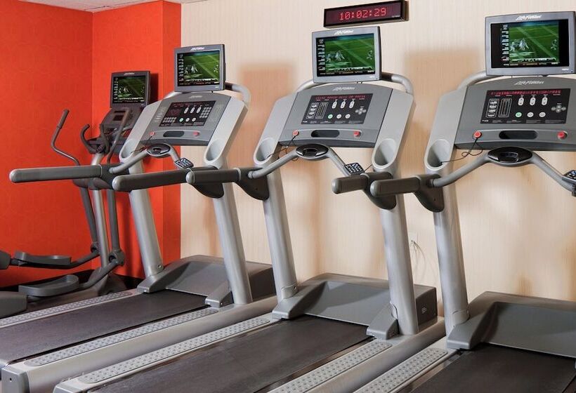 فندق Courtyard By Marriott Jersey City Newport