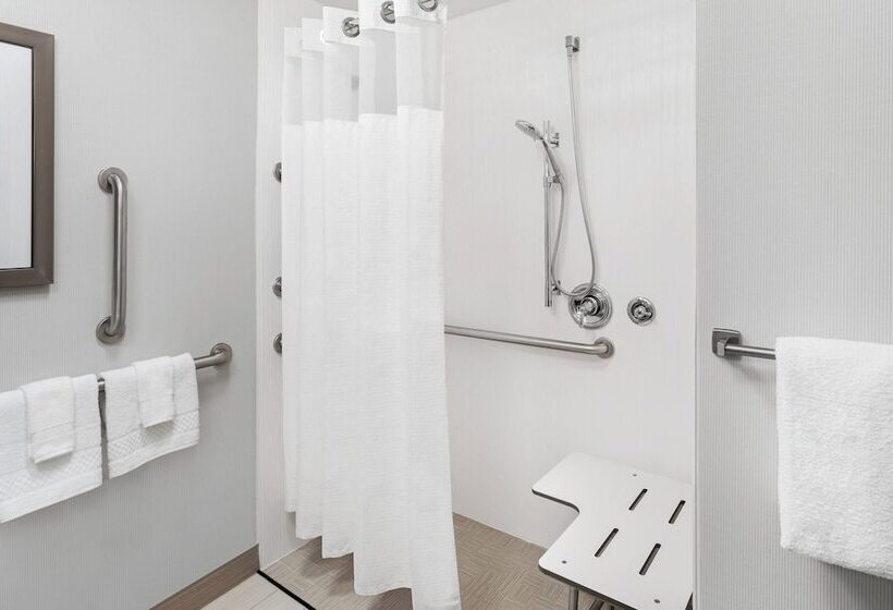 فندق Courtyard By Marriott Jersey City Newport