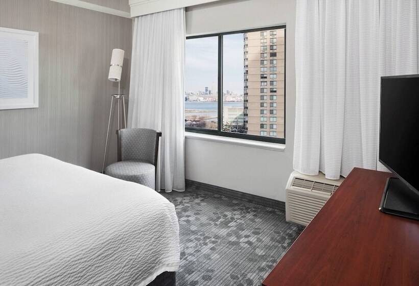 فندق Courtyard By Marriott Jersey City Newport