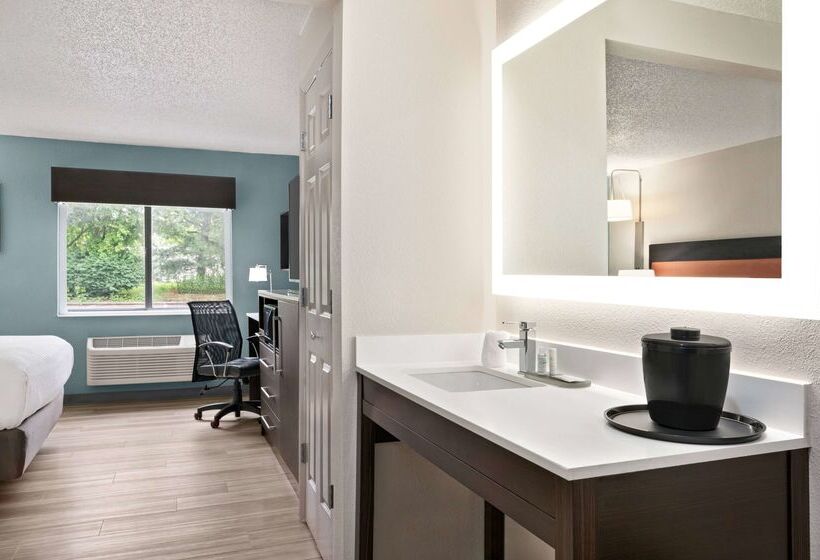 فندق La Quinta Inn By Wyndham Columbus Dublin