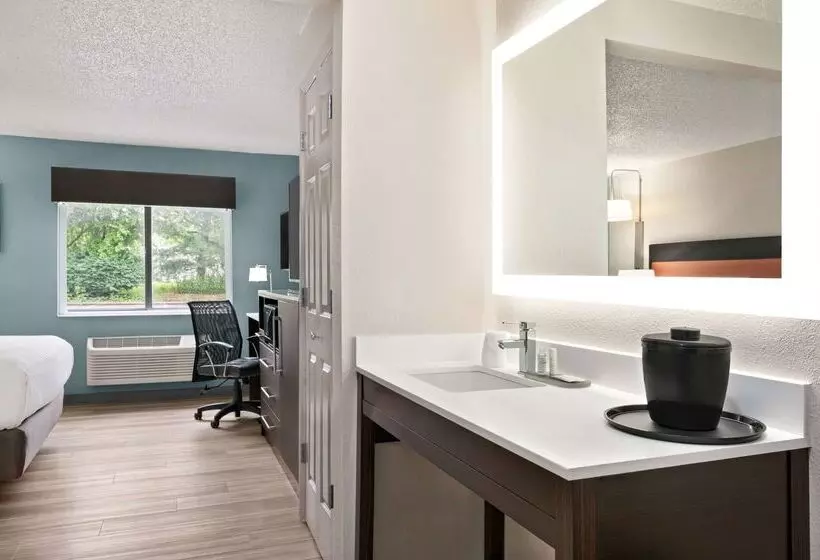 ホテル La Quinta Inn By Wyndham Columbus Dublin