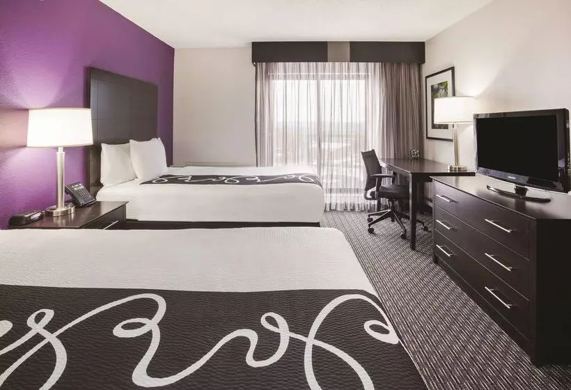 هتل La Quinta By Wyndham Minneapolis Bloomington W   Free Airport Shuttle