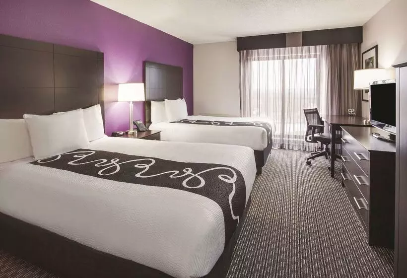 هتل La Quinta By Wyndham Minneapolis Bloomington W   Free Airport Shuttle