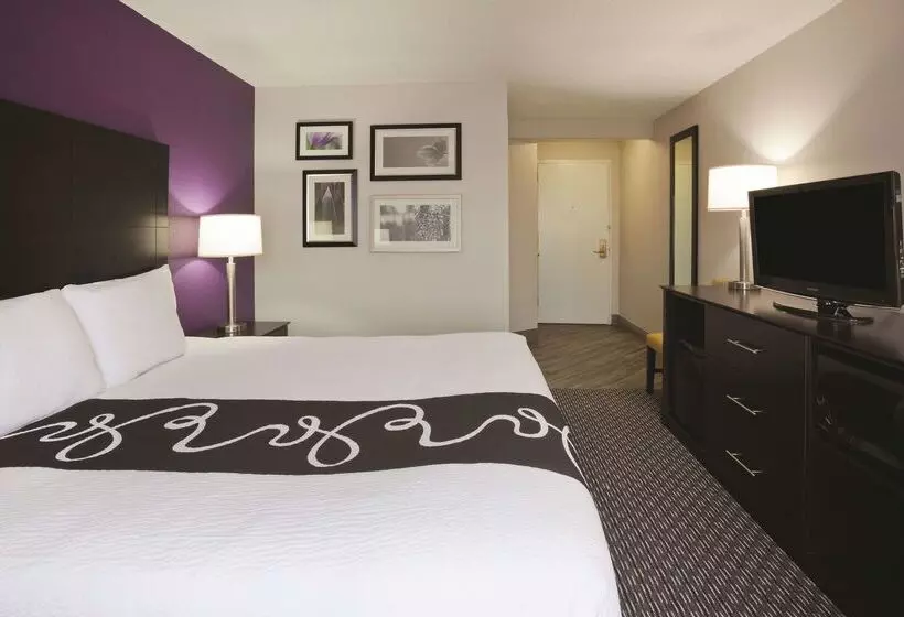 هتل La Quinta By Wyndham Minneapolis Bloomington W   Free Airport Shuttle