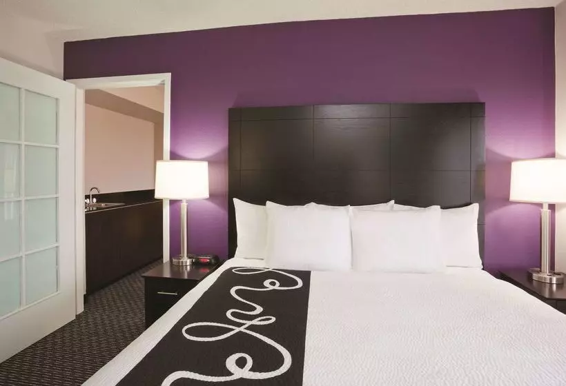 هتل La Quinta By Wyndham Minneapolis Bloomington W   Free Airport Shuttle