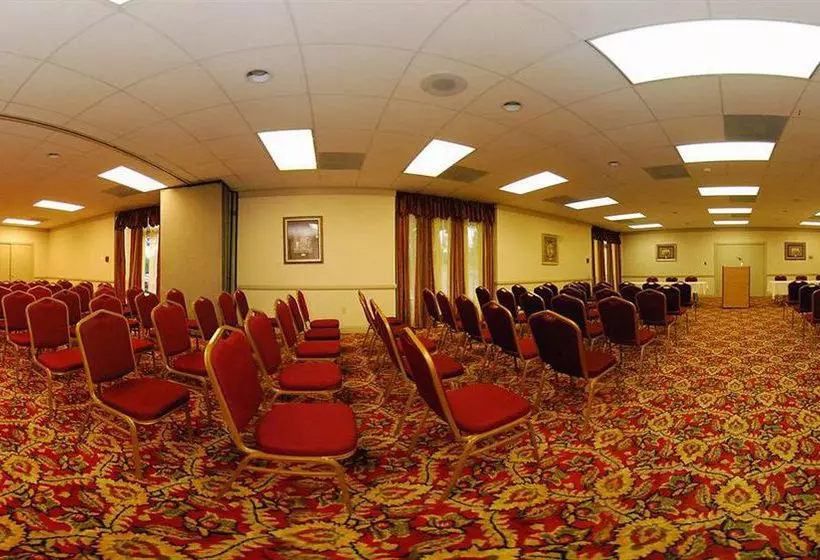 Отель Quality Inn