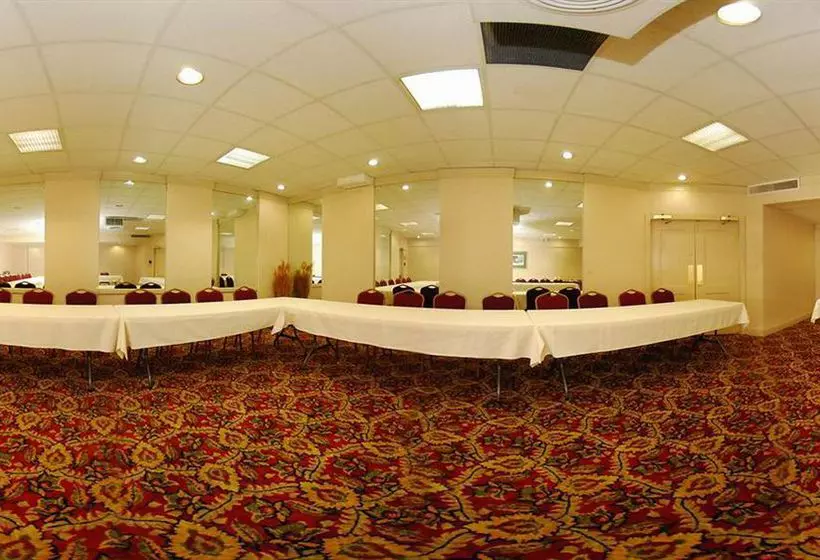 Отель Quality Inn