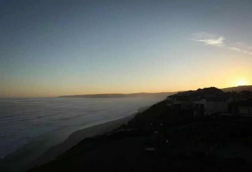 Отель Wilderness Beach