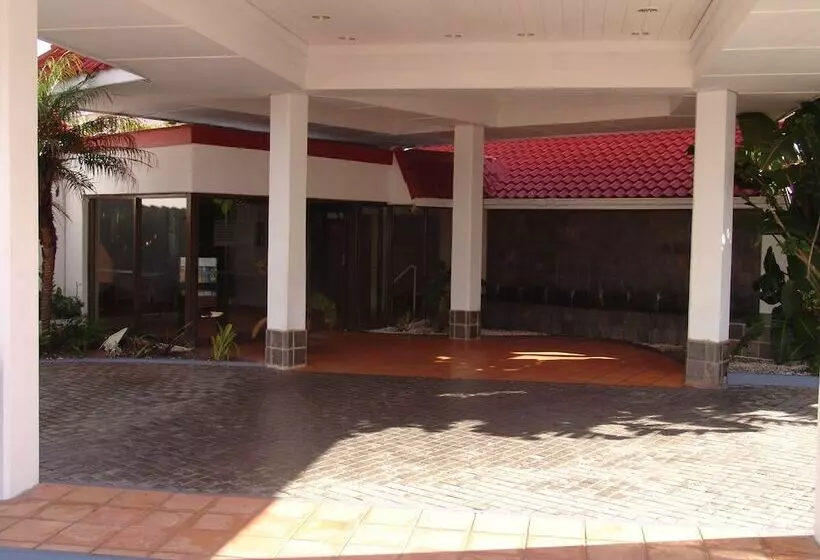 Отель Wilderness Beach