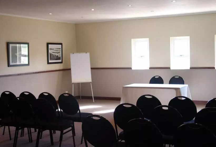 Отель Wilderness Beach