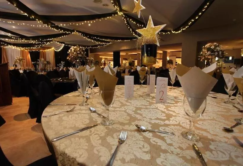 Отель Wilderness Beach