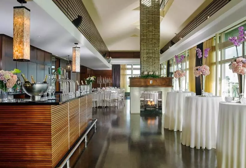 Seafield Hotel & Spa Resort