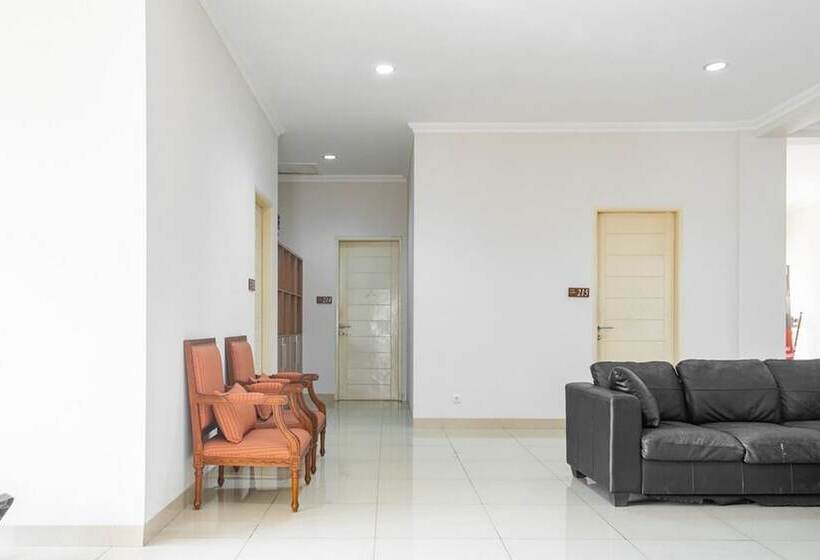 بنسيون Reddoorz Near Siloam Karawaci 3