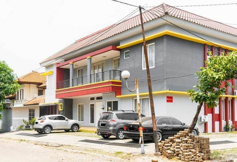بنسيون Reddoorz Near Siloam Karawaci 3