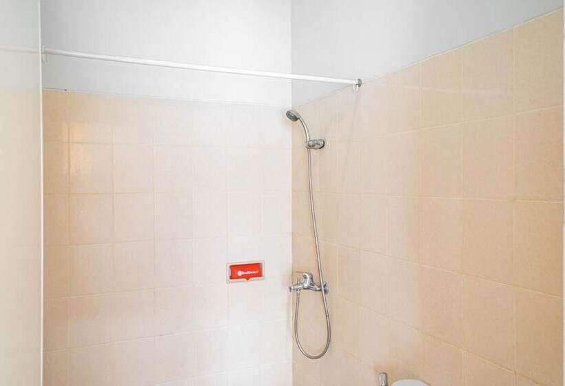 بنسيون Reddoorz Near Siloam Karawaci 3