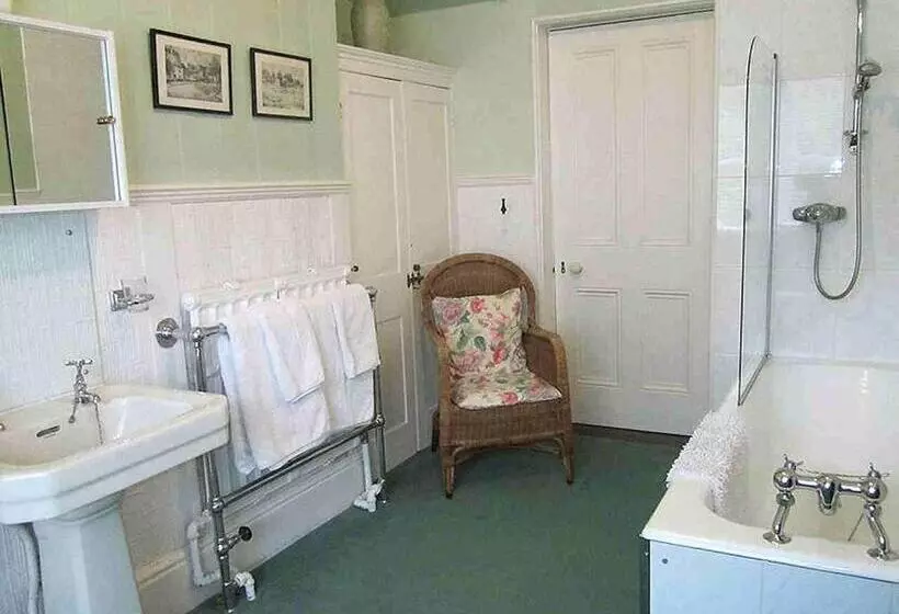 Bed and Breakfast Hollybank House