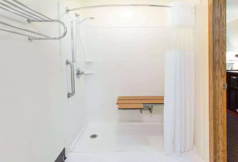 酒店 Baymont By Wyndham Waukesha