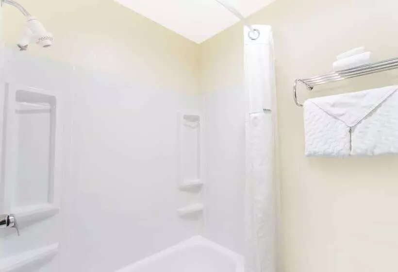 酒店 Baymont By Wyndham Waukesha