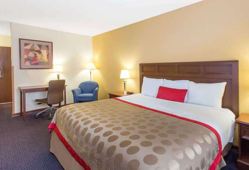 Отель Baymont By Wyndham Waukesha