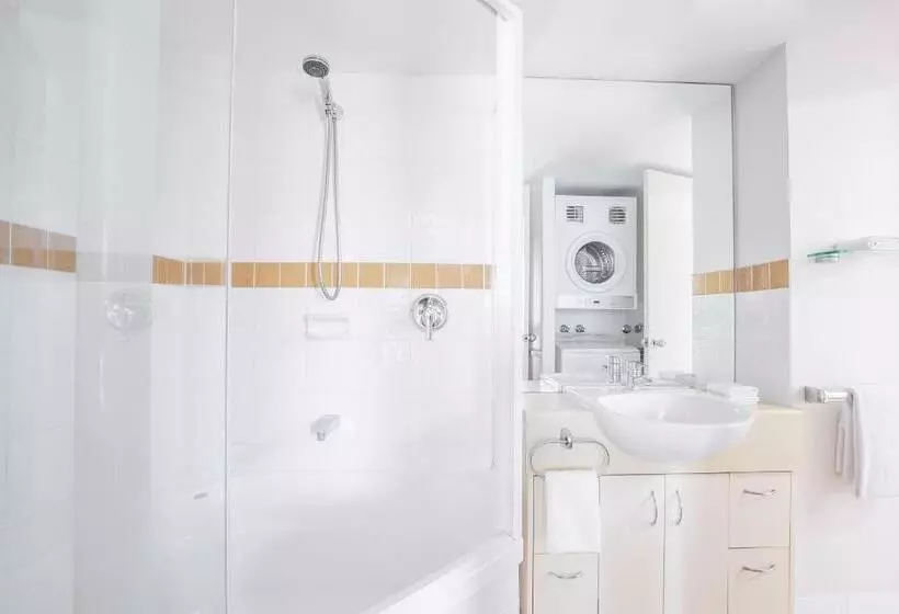 Отель Breakfree Alexandra Beach