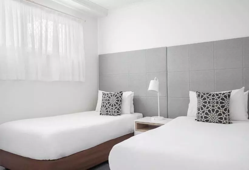 Отель Breakfree Alexandra Beach