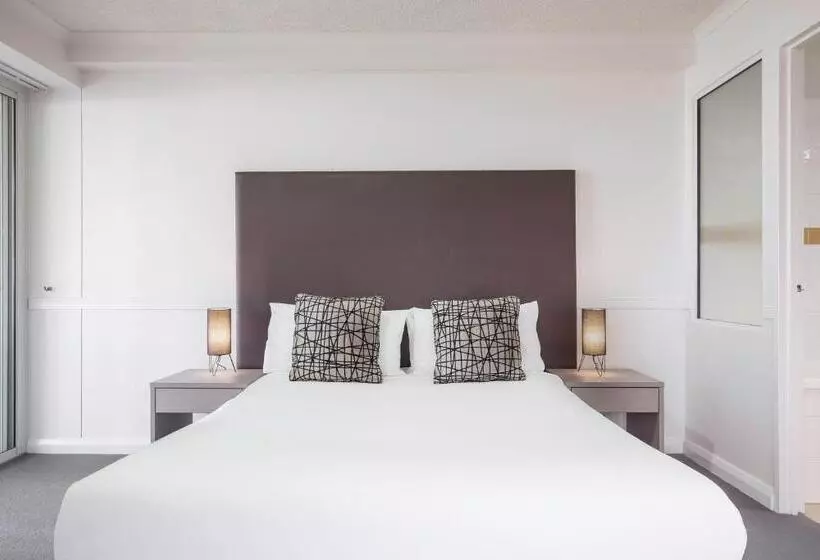 Отель Breakfree Alexandra Beach