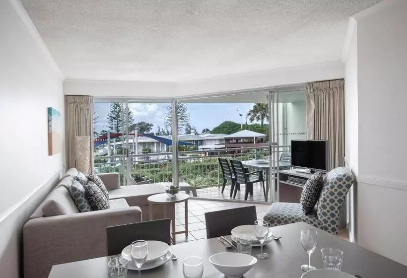 Отель Breakfree Alexandra Beach