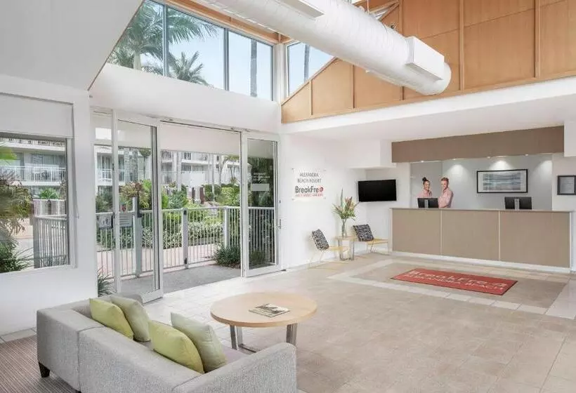 Отель Breakfree Alexandra Beach