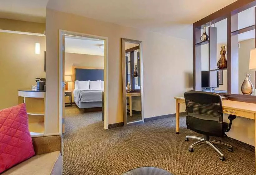 Cambria Hotel Ft Collins