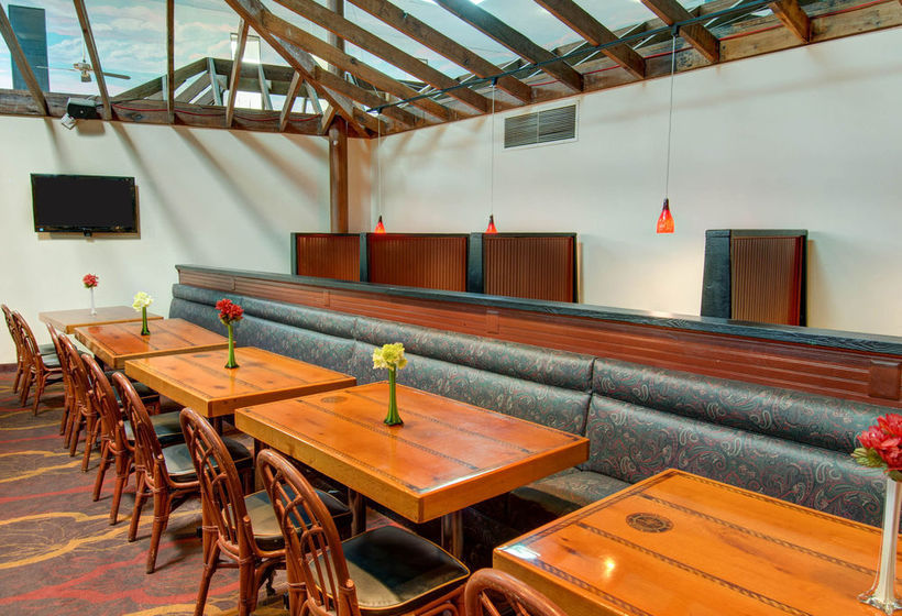 فندق Clarion Inn & Fundome - College Park