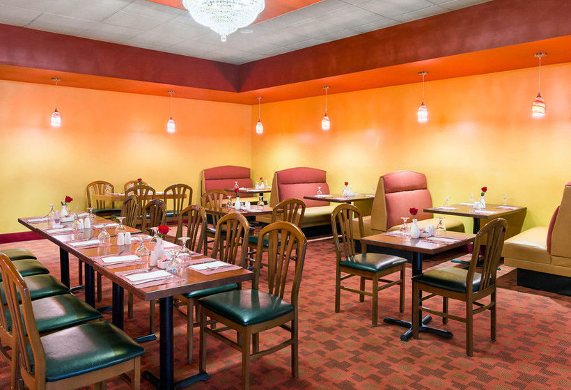 فندق Clarion Inn & Fundome - College Park