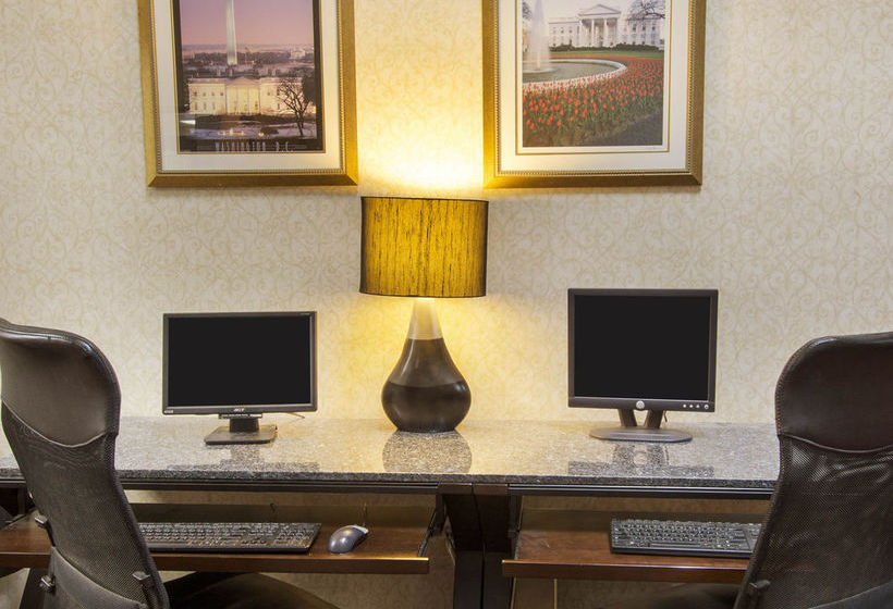 فندق Clarion Inn & Fundome - College Park