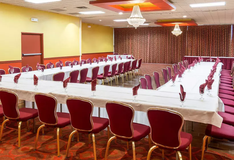 酒店 Clarion Inn & Fundome - College Park