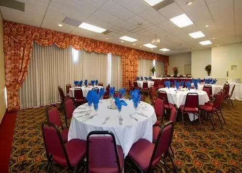 酒店 Clarion Inn & Fundome - College Park