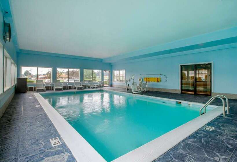 בית מלון כפרי Comfort Suites