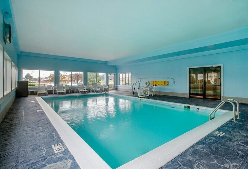 בית מלון כפרי Comfort Suites