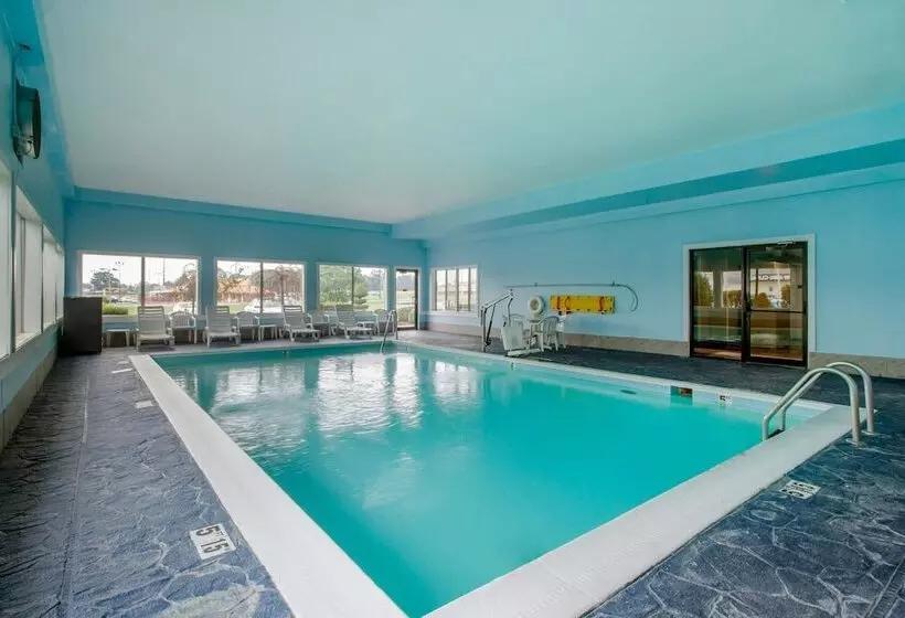 호텔 Comfort Suites