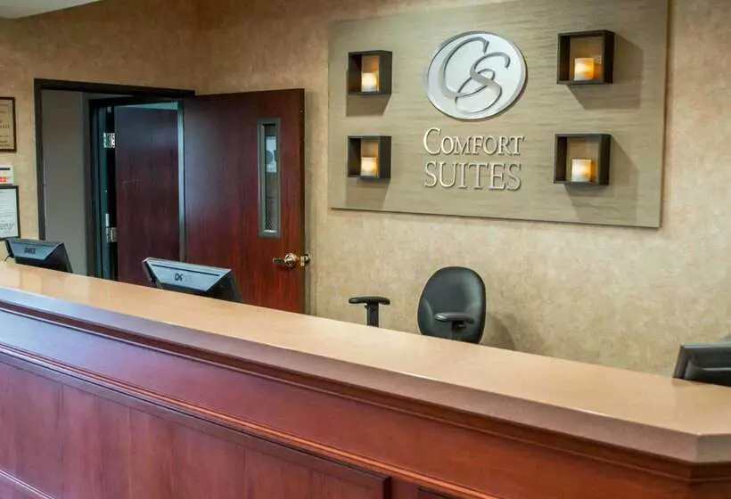 Отель Comfort Suites Portland Southwest